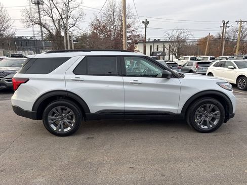 New 2026 Ford Explorer Active w/ Active Comfort Package image 4
