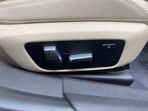 Used 2019 BMW 330i Sedan w/ Driving Assistance Package image 46