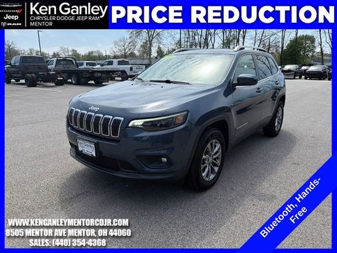Used 2019 Jeep Cherokee Latitude Plus w/ Cold Weather Group image 3