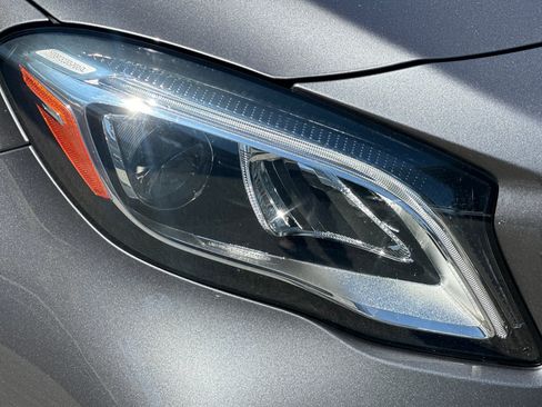 Certified 2020 Mercedes-Benz GLA 250 4MATIC image 11