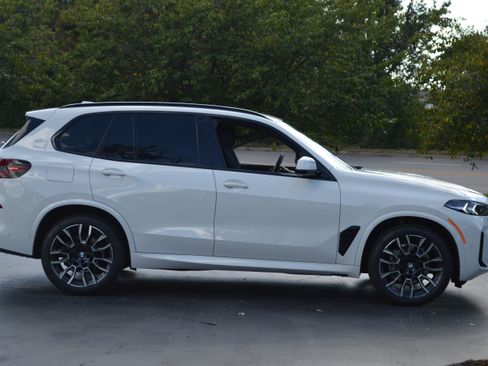 Certified 2024 BMW X5 sDrive40i w/ M Sport Package RWD image 12