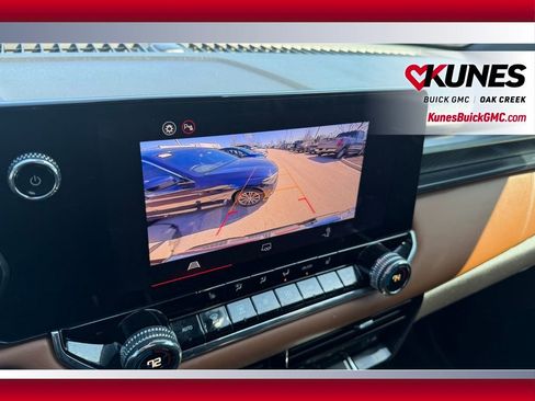 Used 2025 GMC Canyon AT4 image 21