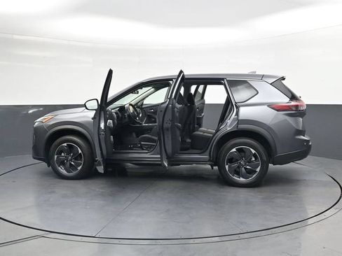 Used 2025 Nissan Rogue SV FWD image 41