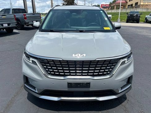 Used 2023 Kia Carnival SX Prestige FWD image 2