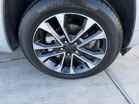 Used 2023 Jeep Grand Cherokee Overland w/ Adv Protech Group III image 26