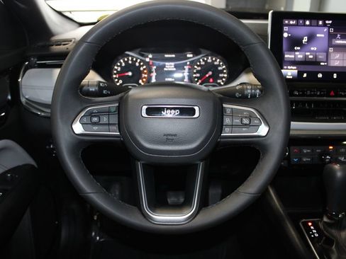 Used 2023 Jeep Compass Limited AWD/4WD image 11