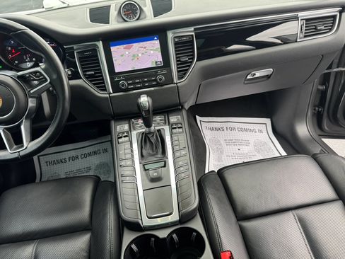 Used 2018 Porsche Macan AWD/4WD image 21