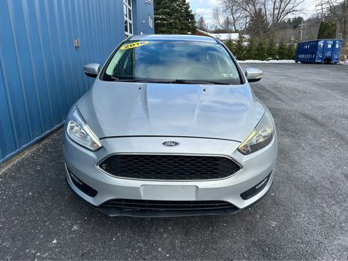 Used 2016 Ford Focus SE w/ Equipment Group 201A image 12