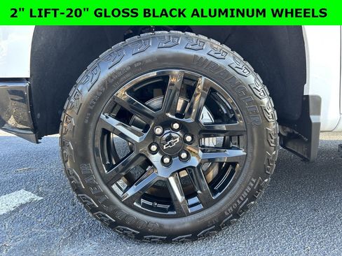 Used 2024 Chevrolet Silverado 1500 LT Trail Boss w/ Convenience Package II image 2