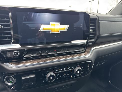 Used 2024 Chevrolet Silverado 3500 LT w/ Convenience Package image 26