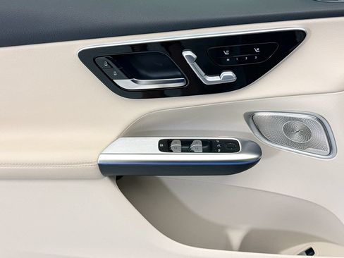 Certified 2026 Mercedes-Benz GLC 300 image 21
