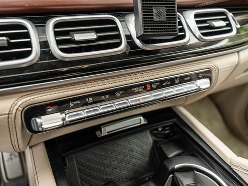 Used 2023 Mercedes-Benz Maybach GLS 600 4MATIC image 30