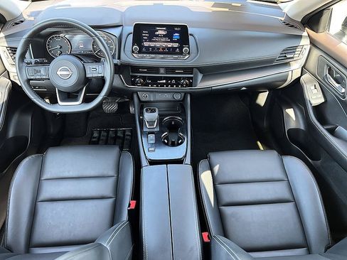 Certified 2023 Nissan Rogue SV w/ SV Premium B Package FWD image 18