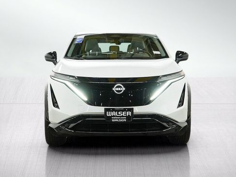 Used 2024 Nissan Ariya AWD image 8