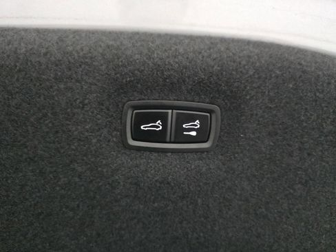 Used 2020 Porsche Taycan 4S AWD/4WD image 16