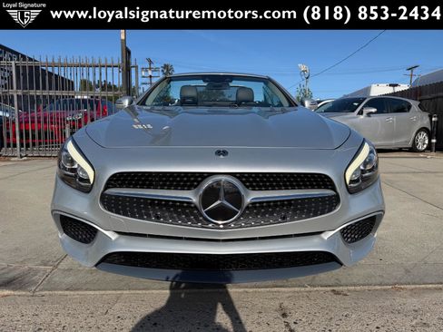 Used 2018 Mercedes-Benz SL 550 image 2