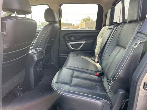 Used 2018 Nissan Titan PRO-4X w/ Pro-4x Convenience Package image 13