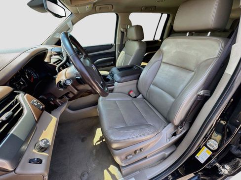 Used 2019 Chevrolet Suburban LT RWD image 9