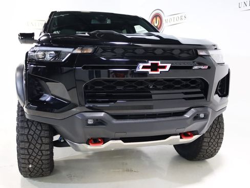 Used 2026 Chevrolet Colorado ZR2 w/ Technology Package AWD/4WD image 10