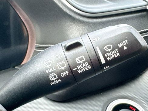 Used 2023 Jeep Grand Cherokee L Laredo image 14