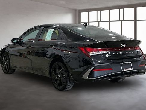 Used 2026 Hyundai Elantra Sport FWD image 11