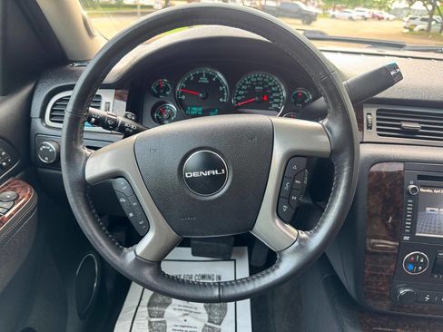 Used 2012 GMC Yukon Denali AWD/4WD image 24