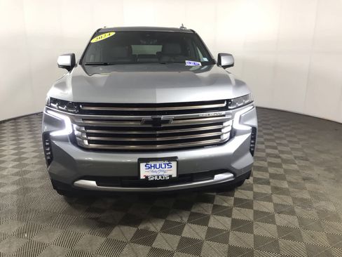 Used 2024 Chevrolet Tahoe High Country image 3