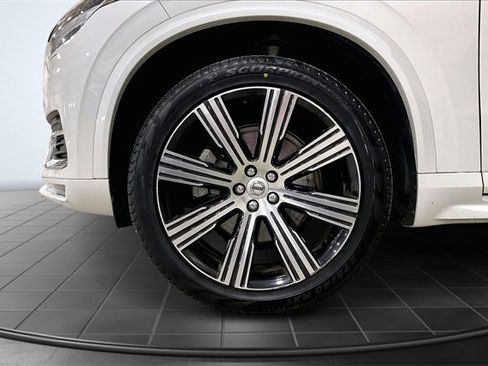 Used 2022 Volvo XC90 T6 Inscription w/ Climate Package image 9