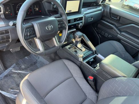 Certified 2025 Toyota Tacoma SR5 image 19