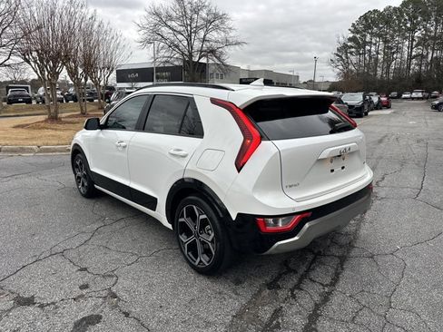 Used 2023 Kia Niro EX Touring image 8