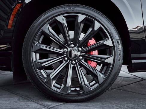 Used 2025 Cadillac Escalade V image 3