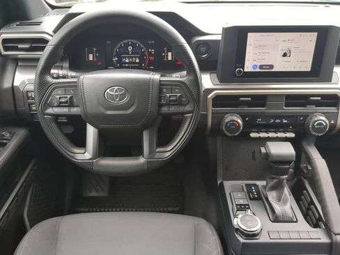 Used 2025 Toyota Tacoma SR5 AWD/4WD image 15