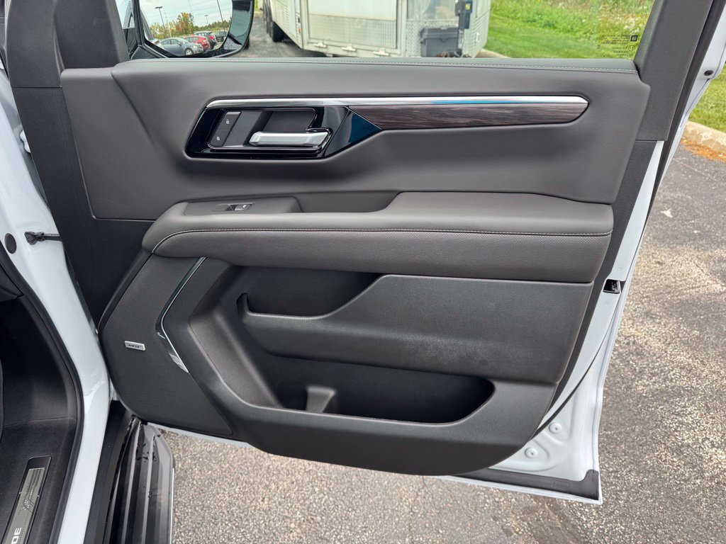 New 2026 Chevrolet Tahoe Premier w/ Sun And Tow Package AWD/4WD image 21