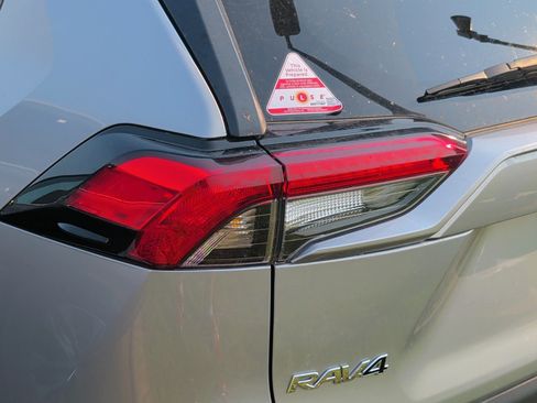 Certified 2025 Toyota RAV4 LE AWD/4WD image 7