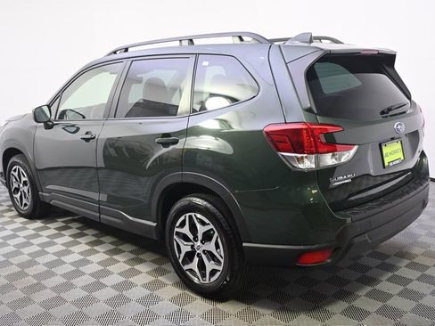 Used 2023 Subaru Forester Premium image 3