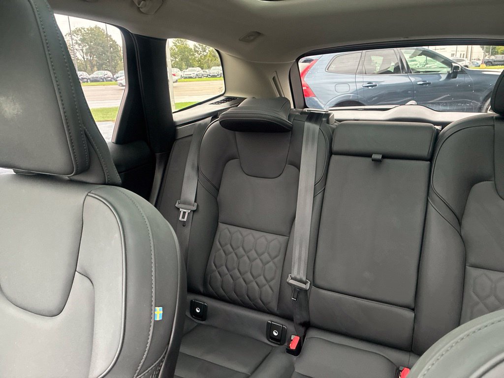 Certified 2026 Volvo XC60 B5 Plus AWD/4WD image 13