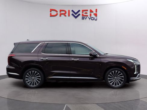 Used 2024 Hyundai Palisade Calligraphy FWD image 6