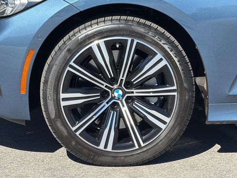 Used 2025 BMW 330i Sedan w/ Premium Package RWD image 36