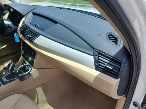 Used 2014 BMW X1 sDrive28i RWD image 17