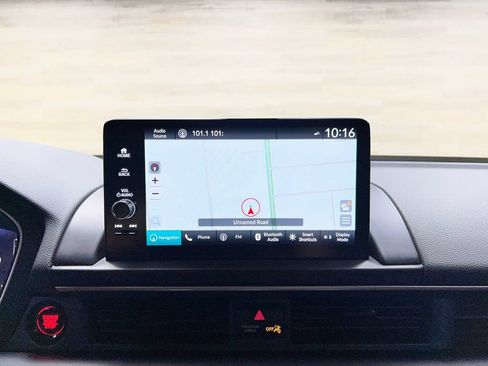 Used 2025 Honda Pilot Black Edition image 23