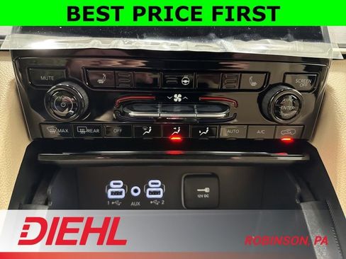 New 2025 Jeep Grand Cherokee Limited w/ Black Appearance Package image 32