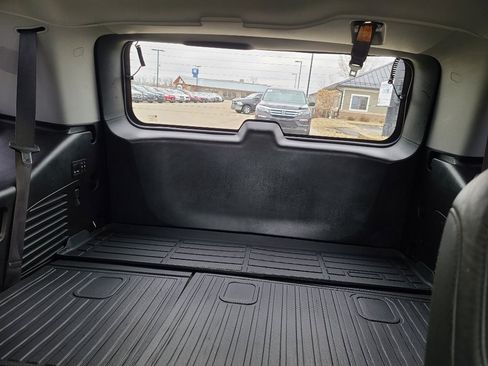 Used 2019 Cadillac Escalade Luxury AWD/4WD image 10