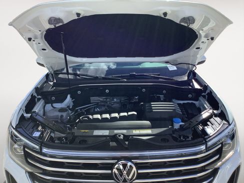 New 2026 Volkswagen Atlas SE FWD image 12