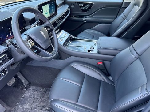 New 2025 Lincoln Aviator 2WD w/ Equipment Group 101A image 9