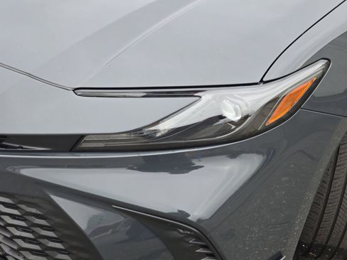Used 2025 Toyota Camry SE image 37