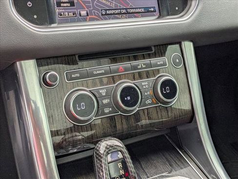 Used 2014 Land Rover Range Rover Sport HSE image 16