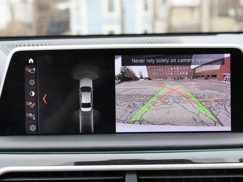 Used 2019 BMW 740e xDrive w/ Executive Package image 37