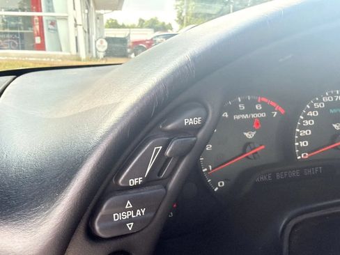 Used 2002 Chevrolet Corvette Coupe RWD image 17