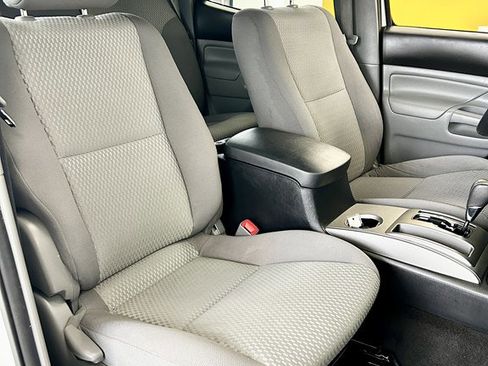 Used 2012 Toyota Tacoma PreRunner image 15