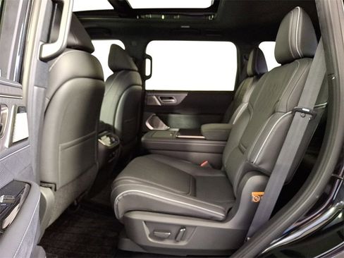 New 2026 INFINITI QX80 Autograph image 8